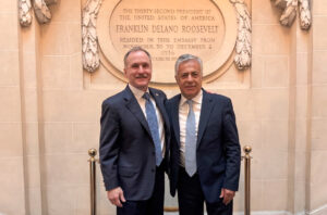 Histórico: el Gobernador de Mendoza es el primer mandatario provincial argentino en reunirse oficialmente con el Embajador de Estados Unidos Peter Lamelas