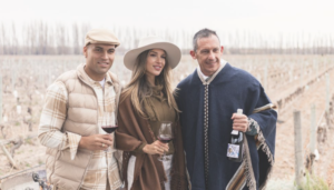 Coraje en Las Compuertas: el nuevo restaurante de Lautaro Martínez y Agustina Gandolfo que fusiona vino, familia y alta gastronomía