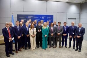 Cornejo en París: Mendoza busca posicionar sus oportunidades de inversión ante el capital internacional