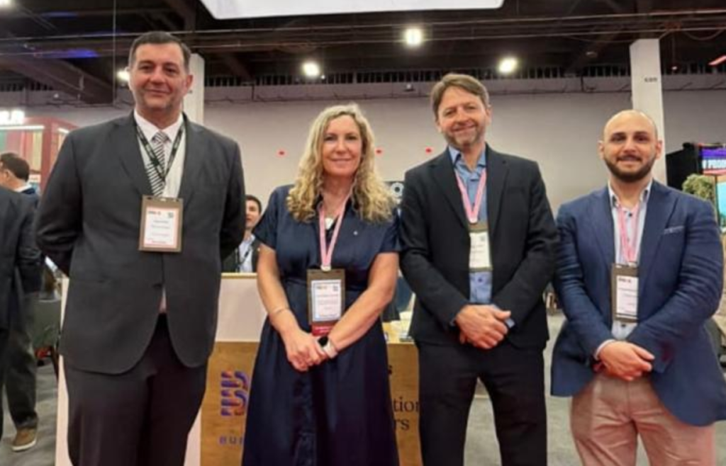 Diego Viñolo (Hilton Mendoza), Silvana Biagiotti (Smart Congresses)
Roby Riedel (Mendoza Holidays), Santiago Redondo (Aymara)